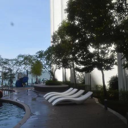 Pinay Home- The Shore Kota Kinabalu Luaran gambar