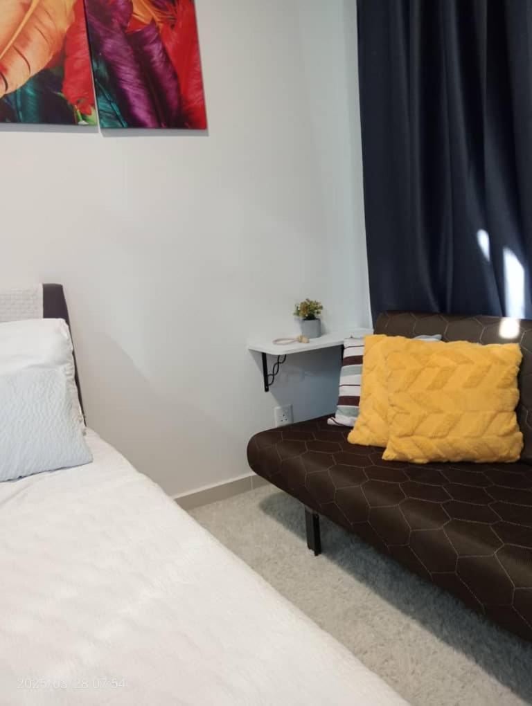 Apartment Pinay Home- The Shore *